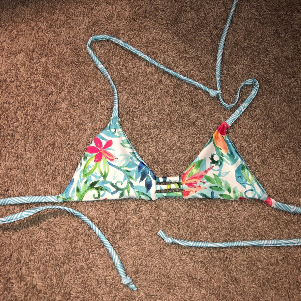 CUTE AND UNIQUE SWIMSUIT TOP